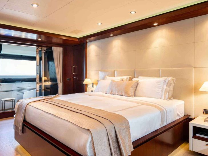 PALATIAL CRN Ancona 43 - master cabin PALATIAL CRN Ancona 43 - master cabin