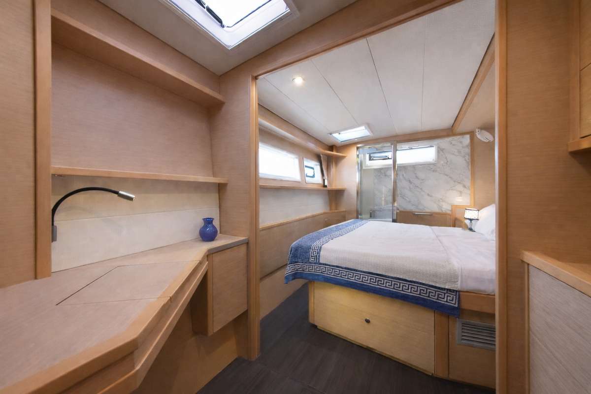 LARGO WINCH Lagoon 52F - cabin 3