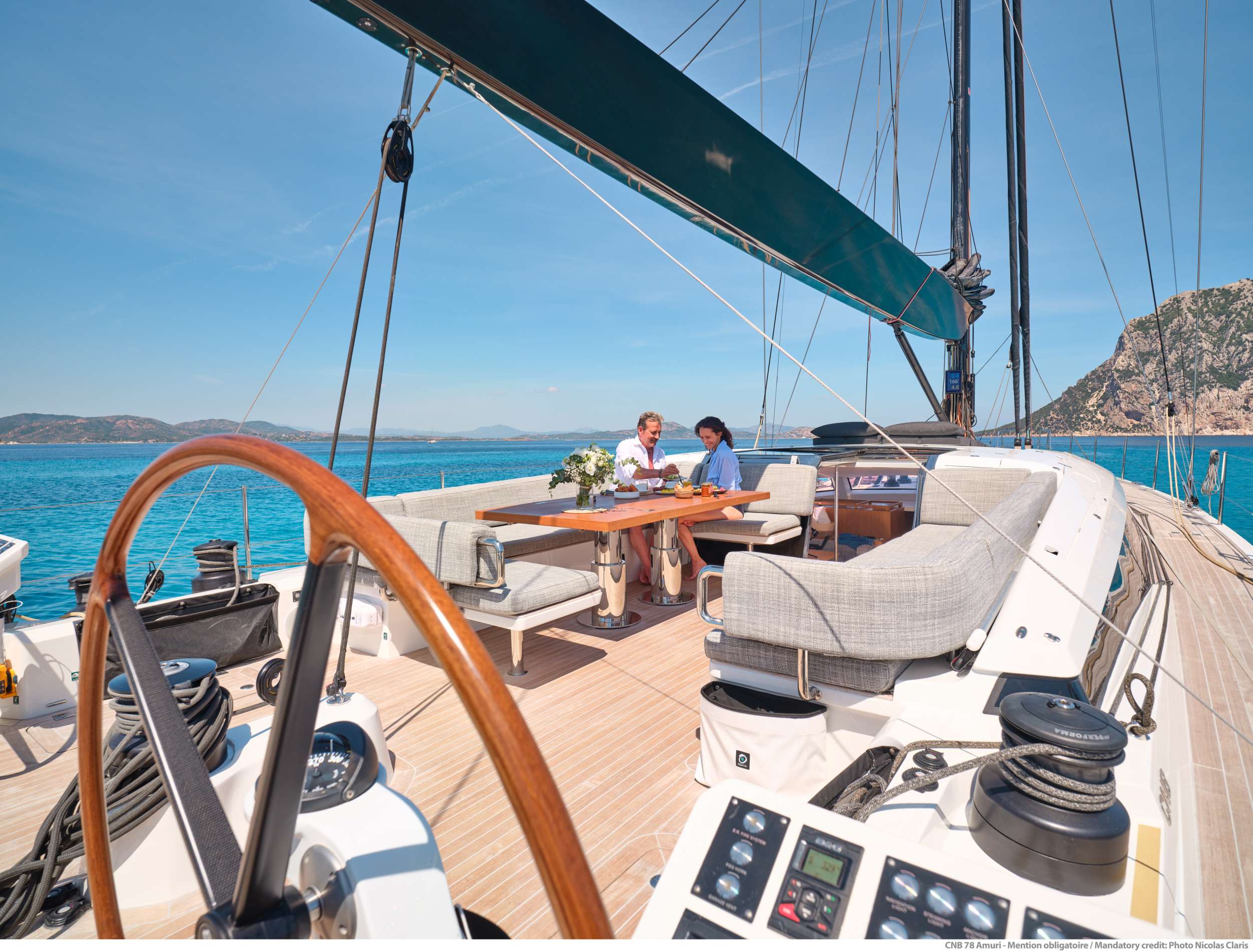 AMURI Solaris 24m - alfresco lounge