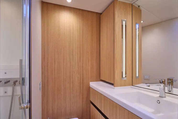 Charter Yacht AMURI - Solaris 24m - 3 Cabins - Tortola - Anegada - Virgin Gorda - BVI - Caribbean - Olbia - Sardinia