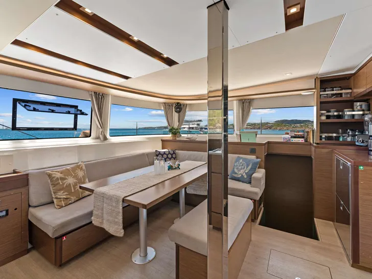 OCEANS 8 Lagoon 46 - saloon OCEANS 8 Lagoon 46 - saloon