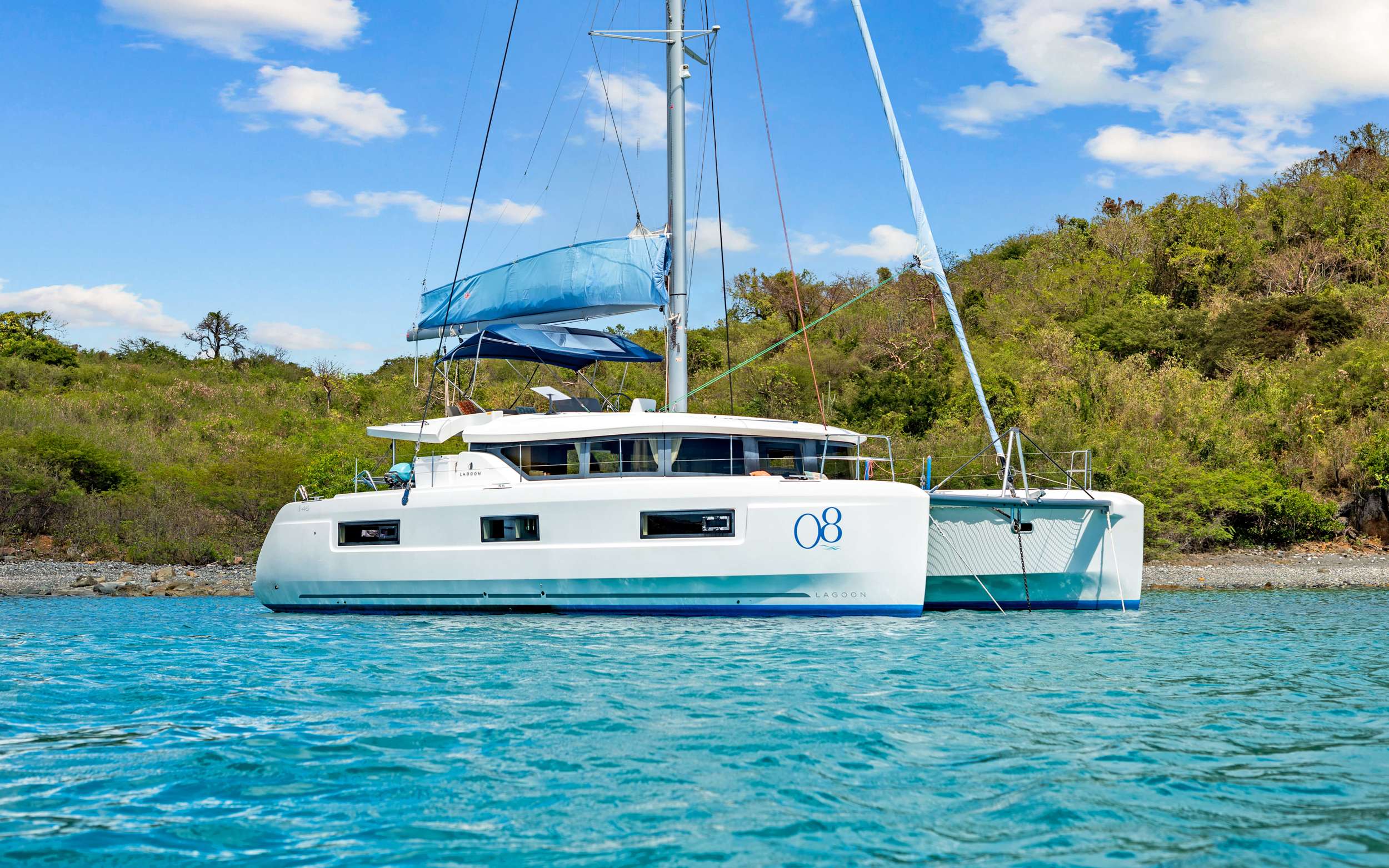 OCEANS 8 Lagoon 46 - side profile