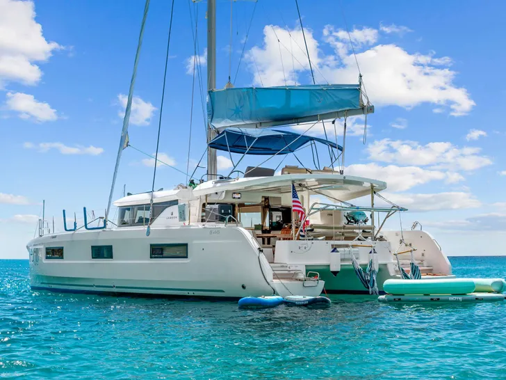 OCEANS 8 Lagoon 46 - aft shot OCEANS 8 Lagoon 46 - aft shot