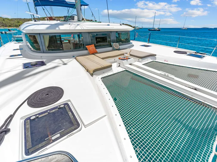 OCEANS 8 Lagoon 46 - foredeck OCEANS 8 Lagoon 46 - foredeck