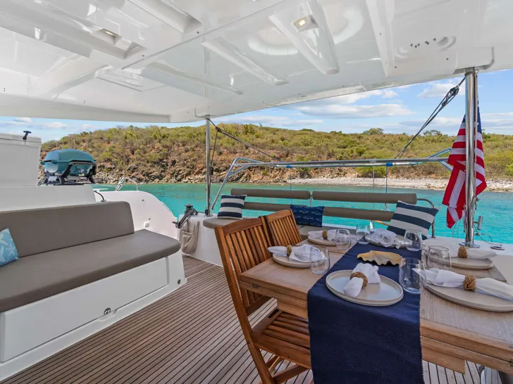 OCEANS 8 Lagoon 46 - aft deck lounge and alfresco dining area OCEANS 8 Lagoon 46 - aft deck lounge and alfresco dining area