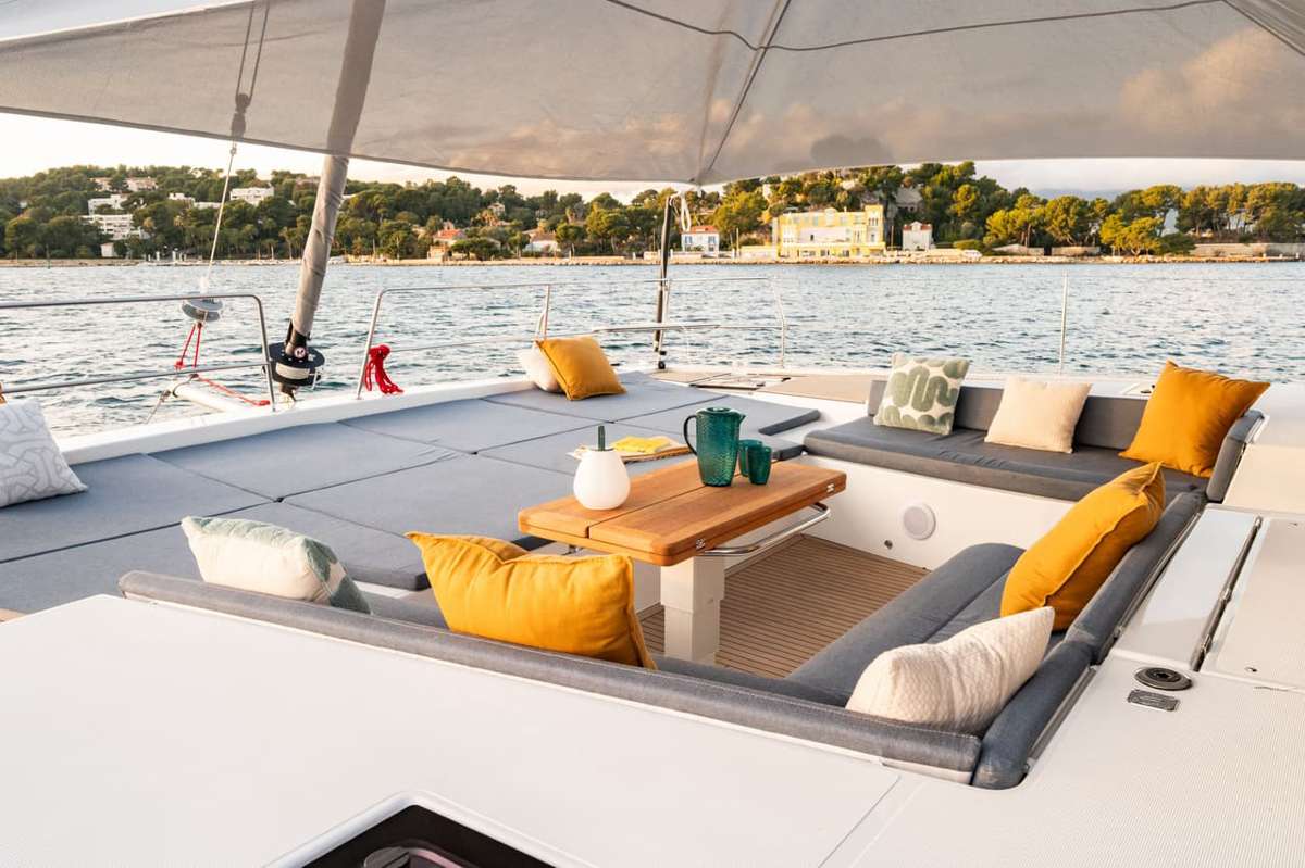 Charter Yacht PORTFOLIO - Bali 5.2 - 6 Cabins - Nassau - Exumas - Bahamas