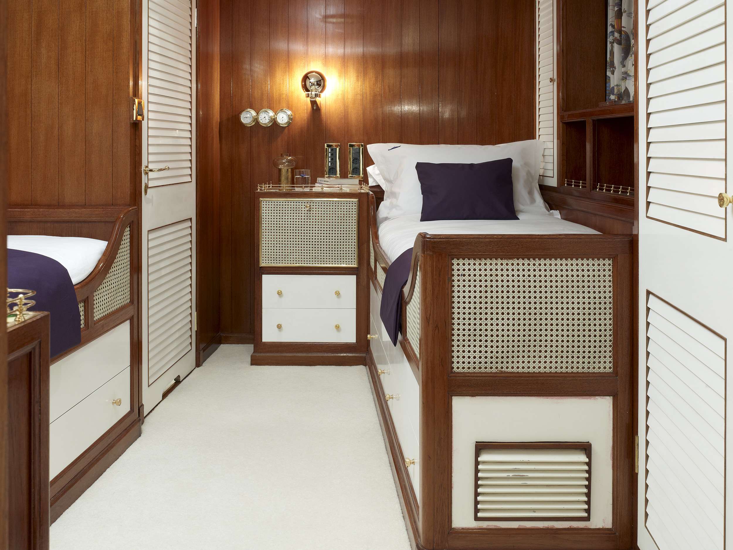 NORTHWIND II Camper&Nicholson 45m - VIP cabin with a Pullman