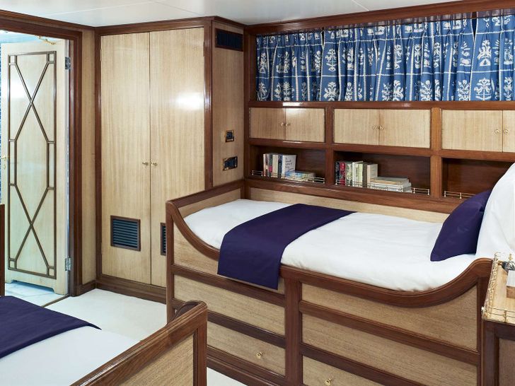 NORTHWIND II Camper&Nicholson 45m - VIP cabin Pullman NORTHWIND II Camper&Nicholson 45m - VIP cabin Pullman