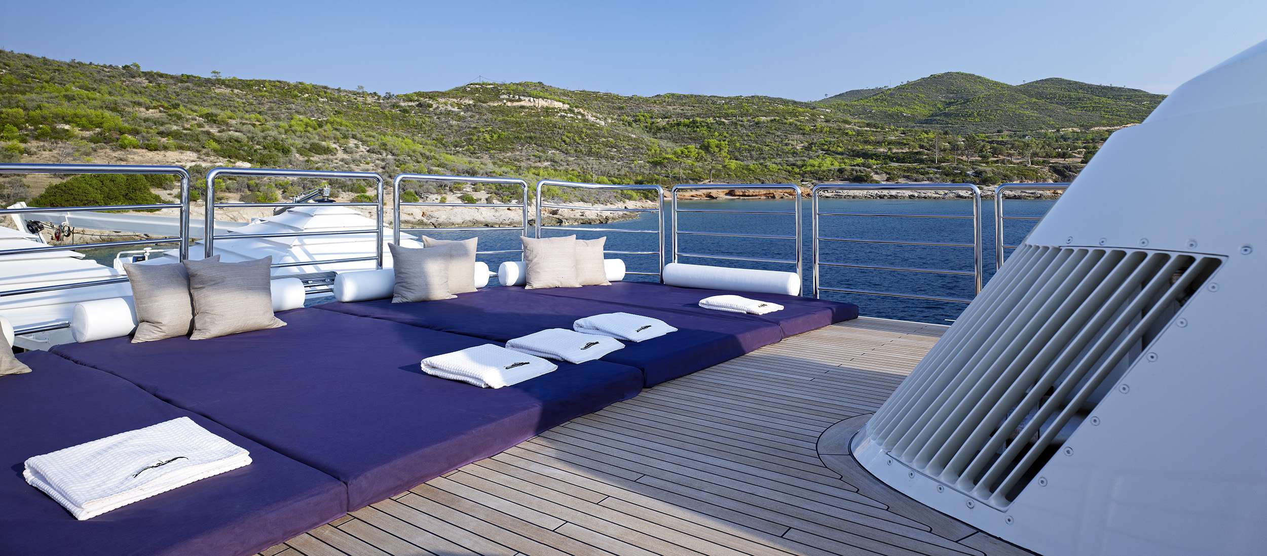 NORTHWIND II Camper&Nicholson 45m - sundeck sunbathing area