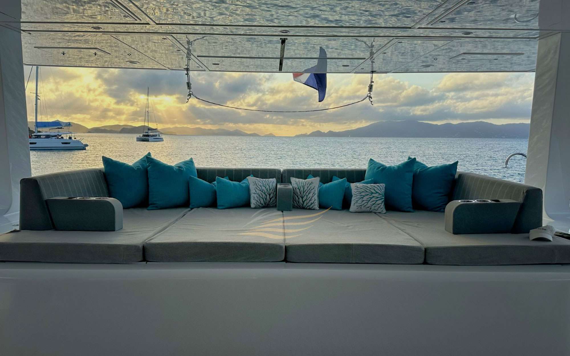 CHE Sunreef 114 - sunbathing area