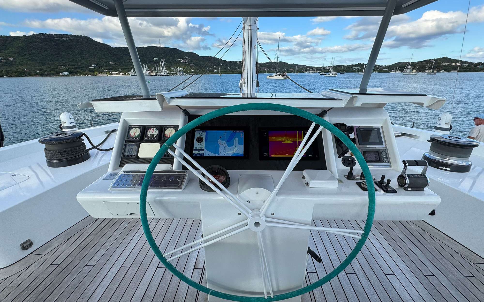 CHE Sunreef 114 - helm