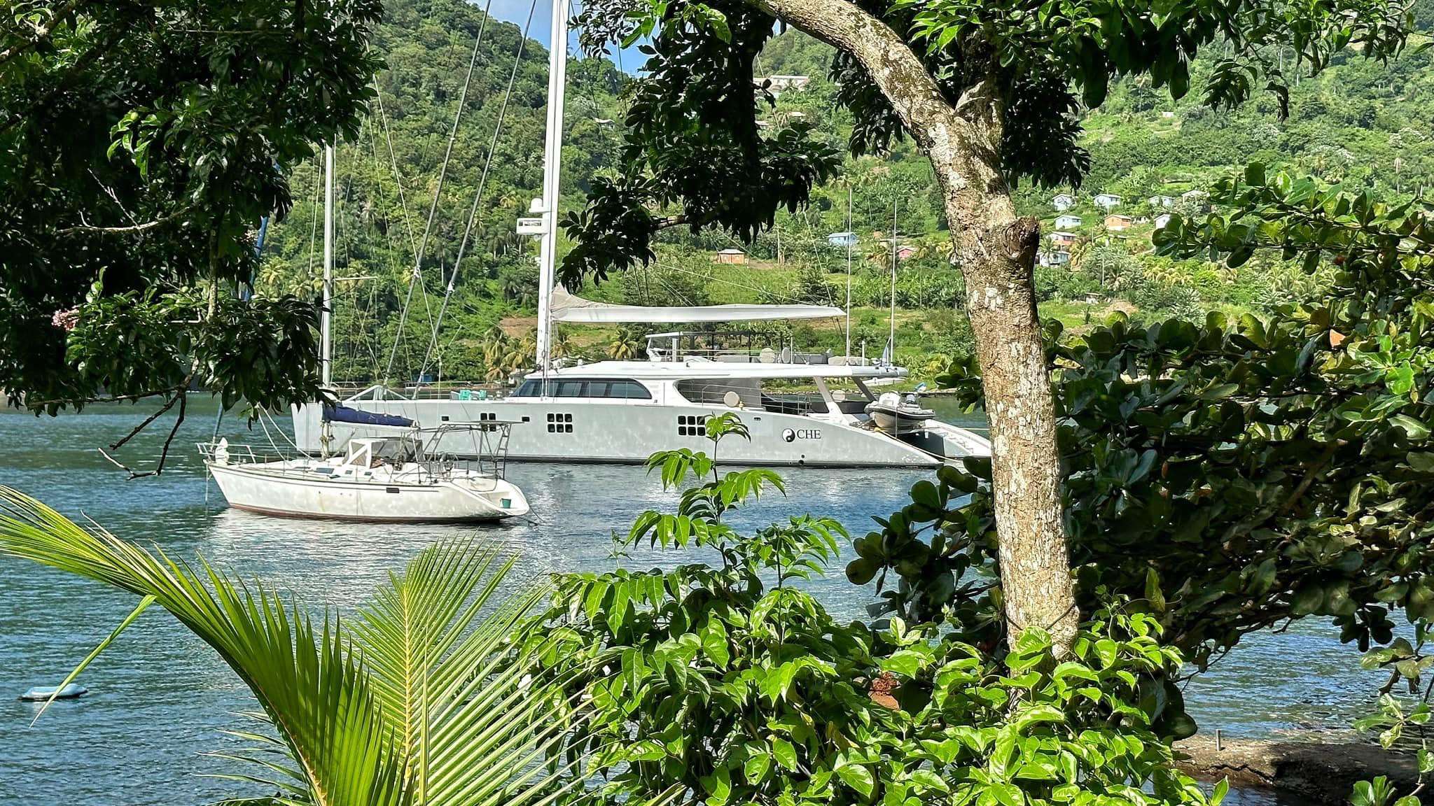 CHE Sunreef 114 - anchored