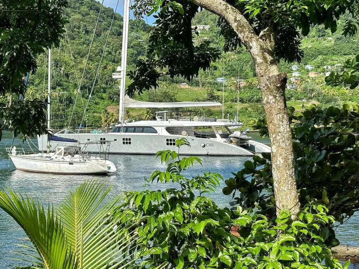 CHE Sunreef 114 - anchored CHE Sunreef 114 - anchored