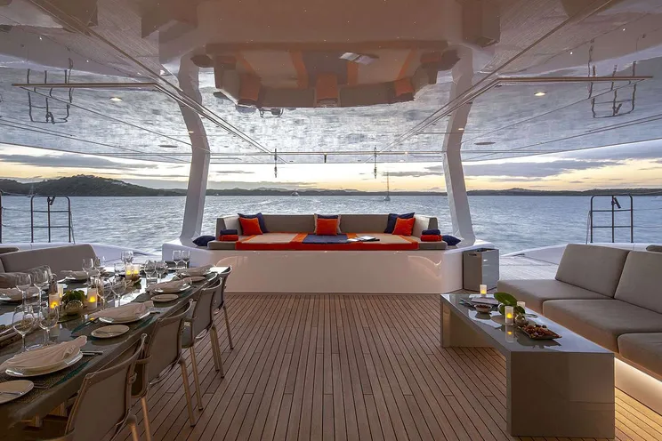 Charter Yacht CHE - Sunreef 114 - 3 Cabins - Sunreef 114 - 3 Cabins - Moorea - Tahiti - Raiatea - French Polynesia