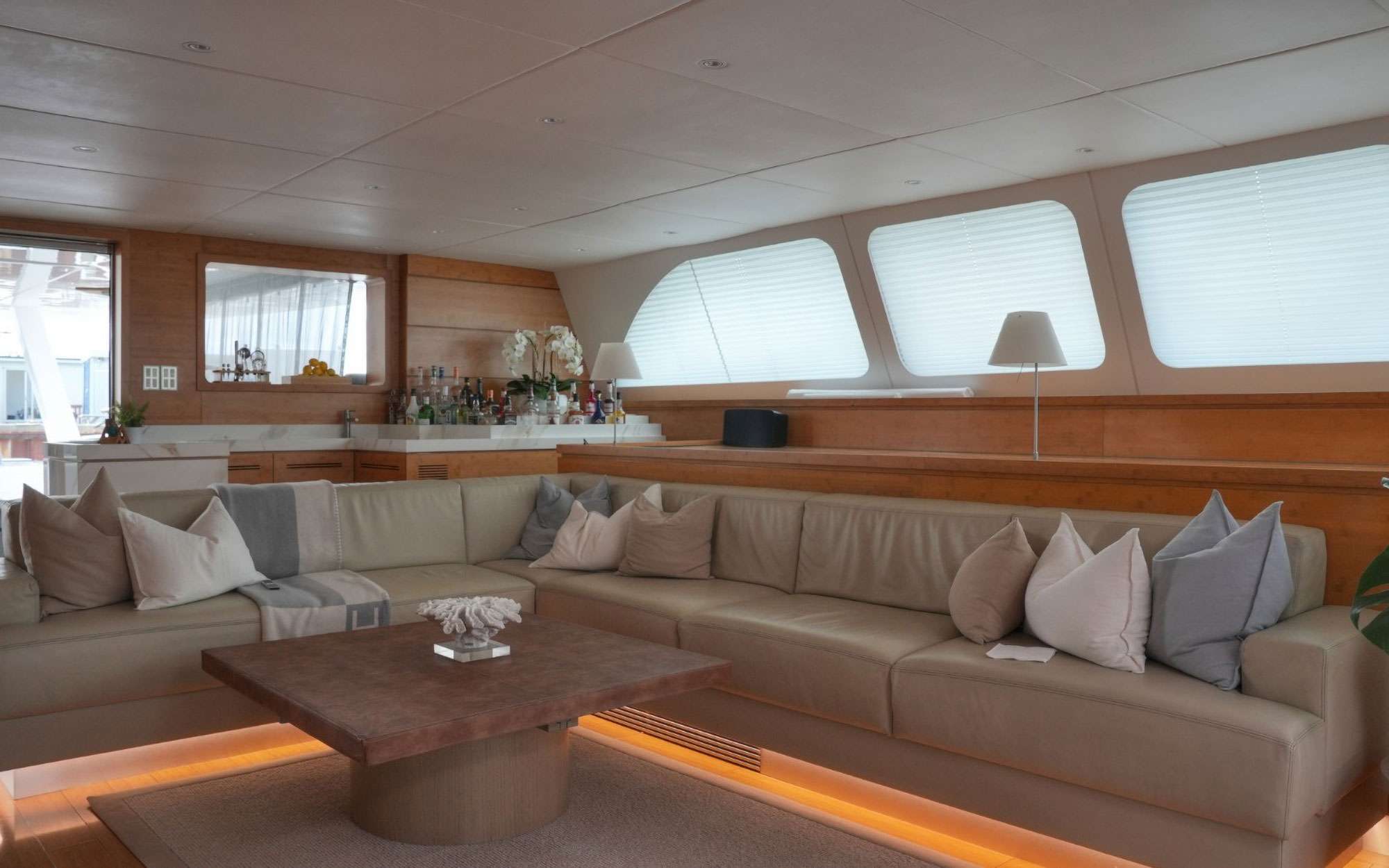 CHE Sunreef 114 - saloon lounge