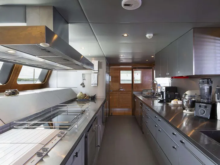 CHE Sunreef 114 - galley CHE Sunreef 114 - galley