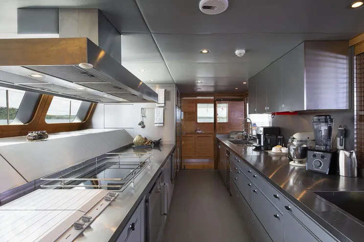 Charter Yacht CHE - Sunreef 114 - 3 Cabins - Sunreef 114 - 3 Cabins - Moorea - Tahiti - Raiatea - French Polynesia