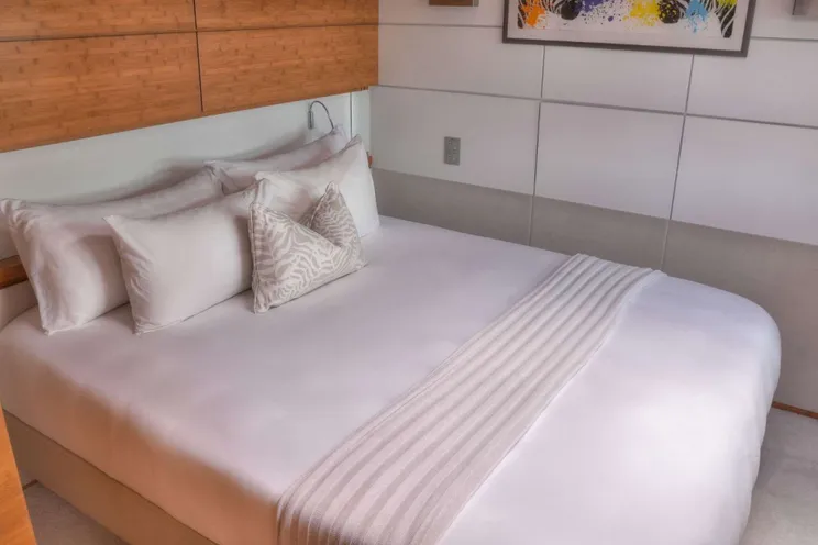 Charter Yacht CHE - Sunreef 114 - 3 Cabins - Sunreef 114 - 3 Cabins - Moorea - Tahiti - Raiatea - French Polynesia