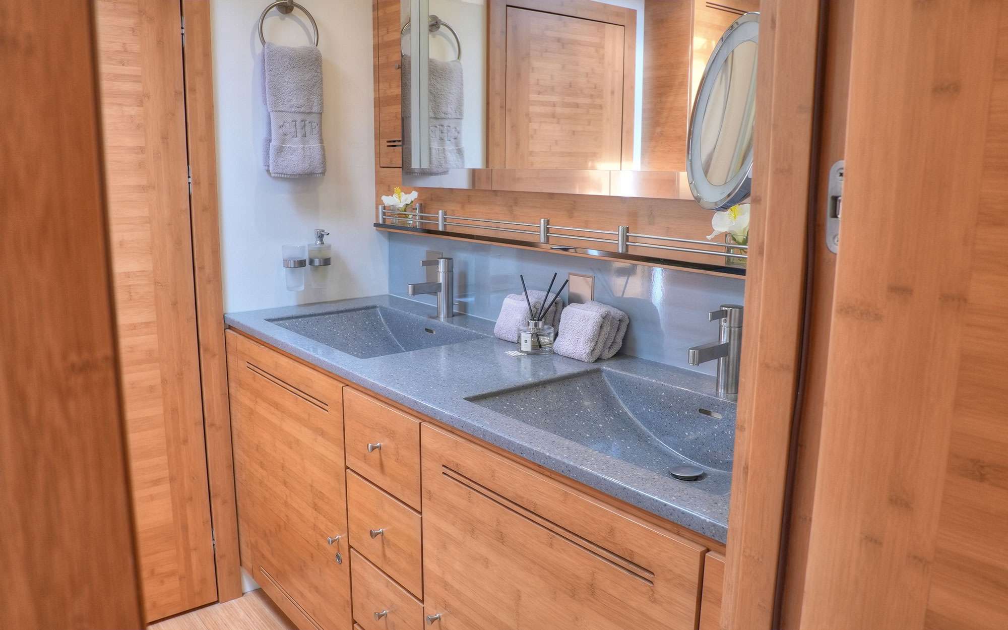 CHE Sunreef 114 - cabin 1 bathroom