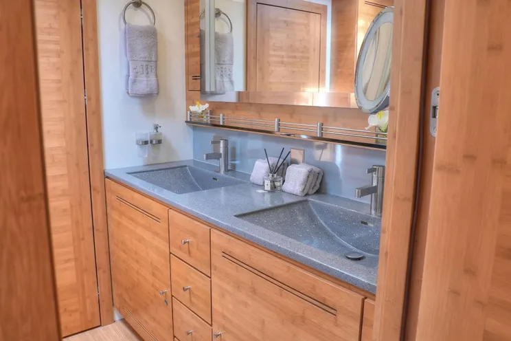 Charter Yacht CHE - Sunreef 114 - 3 Cabins - Sunreef 114 - 3 Cabins - Moorea - Tahiti - Raiatea - French Polynesia