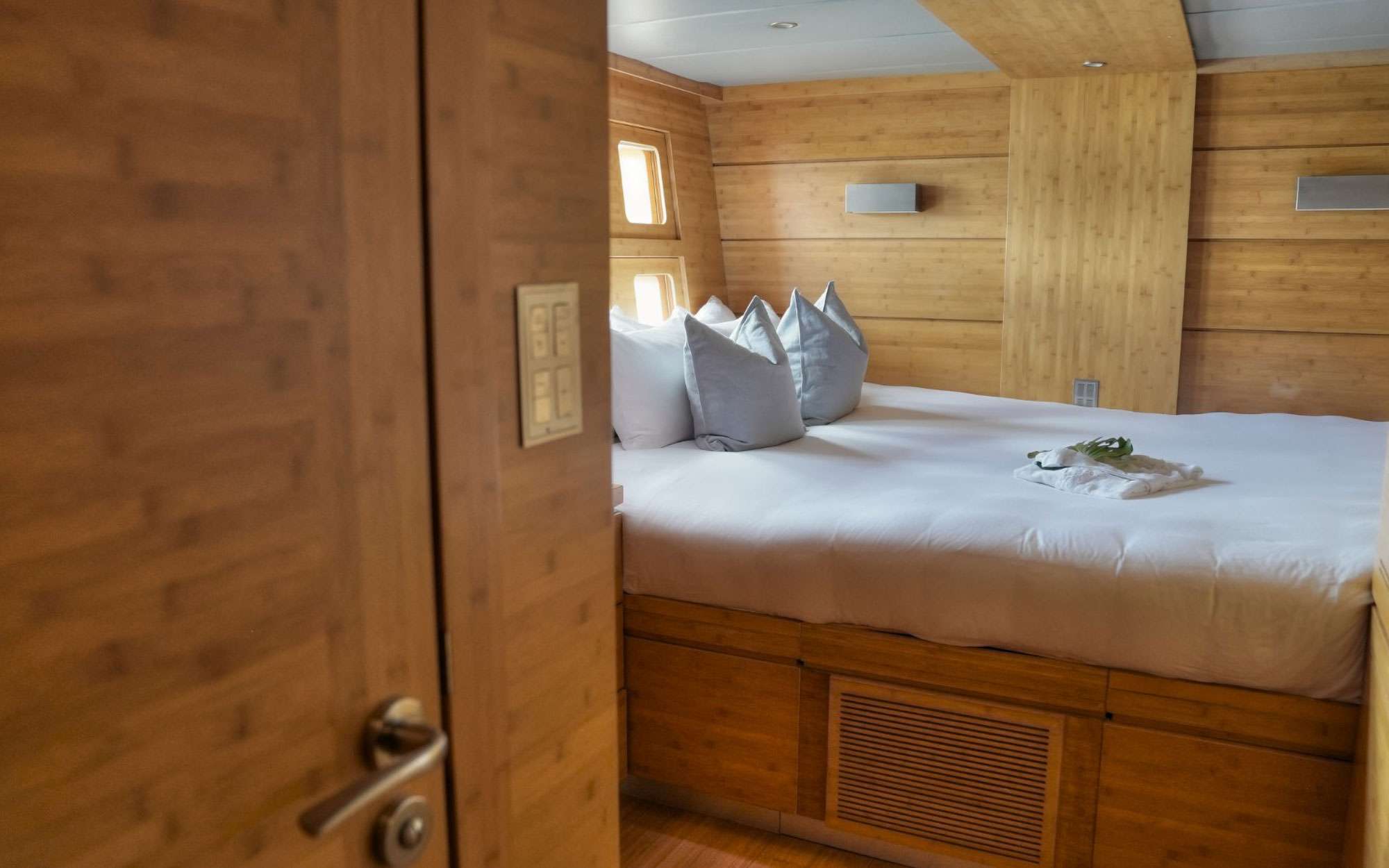 CHE Sunreef 114 - VIP cabin 1