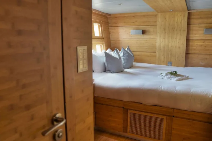 Charter Yacht CHE - Sunreef 114 - 3 Cabins - Sunreef 114 - 3 Cabins - Moorea - Tahiti - Raiatea - French Polynesia