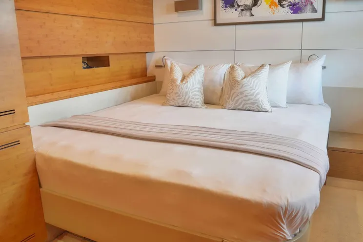 Charter Yacht CHE - Sunreef 114 - 3 Cabins - Sunreef 114 - 3 Cabins - Moorea - Tahiti - Raiatea - French Polynesia