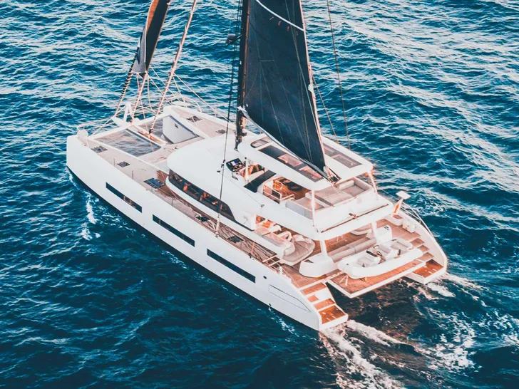 REVA NUI Lagoon Seventy 7 - sailing REVA NUI Lagoon Seventy 7 - sailing