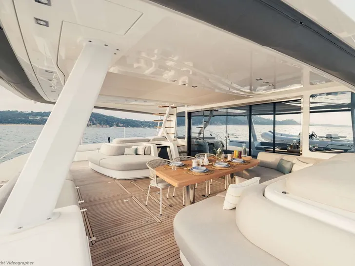 REVA NUI Lagoon Seventy 7 - aft deck REVA NUI Lagoon Seventy 7 - aft deck