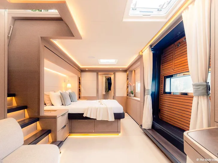 REVA NUI Lagoon Seventy 7 - master cabin REVA NUI Lagoon Seventy 7 - master cabin