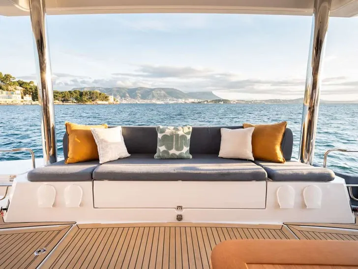 HIRAYA Bali 5.2 - aft seat HIRAYA Bali 5.2 - aft seat