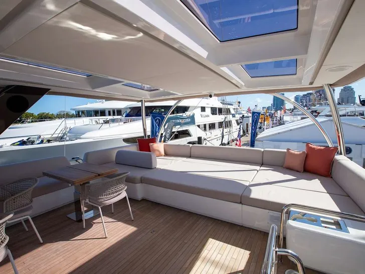 ODYSSEY Lagoon Seventy 7 - flybridge ODYSSEY Lagoon Seventy 7 - flybridge