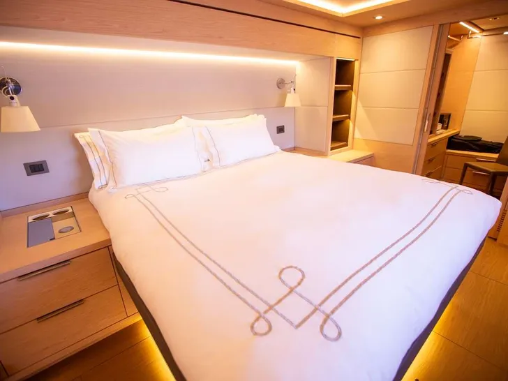 ODYSSEY Lagoon Seventy 7 - master cabin ODYSSEY Lagoon Seventy 7 - master cabin