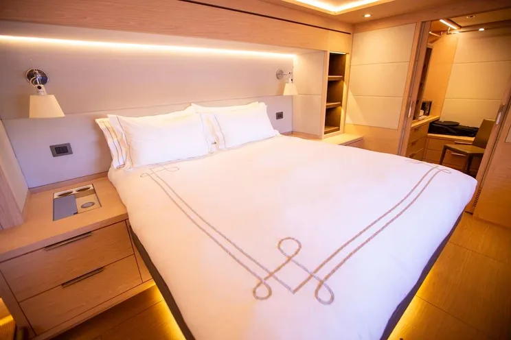 Charter Yacht ODYSSEY - Lagoon Seventy 7 - 4 Cabins - Nassau - Exumas - Bahamas
