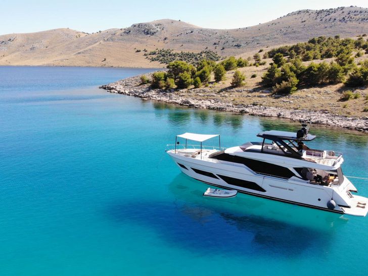 WE2 Ferretti 720 - profile WE2 Ferretti 720 - profile