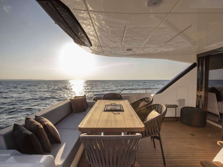 WE2 Ferretti 720 - aft deck alfresco dining lounge WE2 Ferretti 720 - aft deck alfresco dining lounge