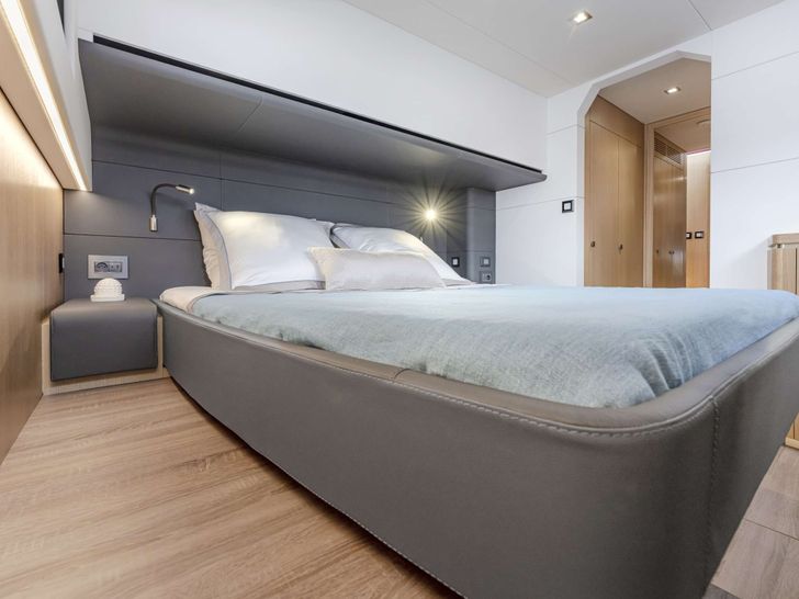 MYMLAN II Privilege Signature 580 - VIP cabin 1 MYMLAN II Privilege Signature 580 - VIP cabin 1