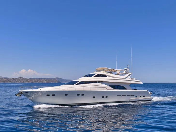 APEIRON BLUE Ferretti 23m - profile APEIRON BLUE Ferretti 23m - profile