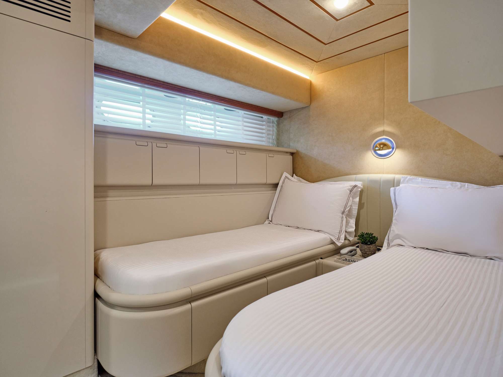 Charter Yacht APEIRON BLUE - Ferretti 23m - 4 Cabins - Lavrion - Athens - Mykonos - Paros - Cyclades - Greece