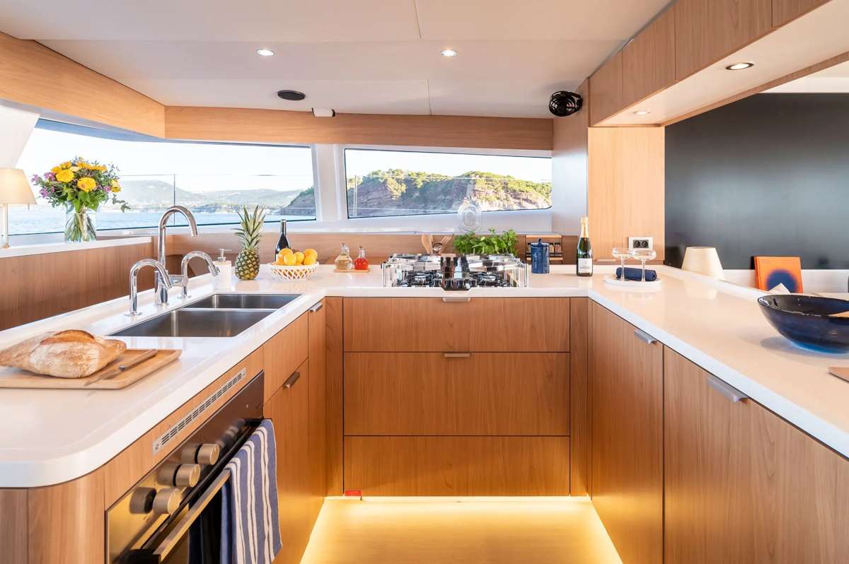 Charter Yacht JUMEAUX - Bali 5.8 - 5 Cabins - St Thomas - St John - St Croix - USVI - Caribbean