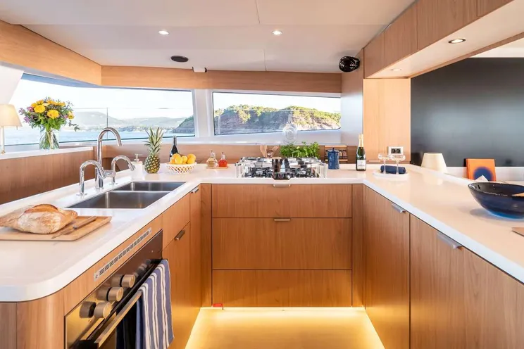 Charter Yacht JUMEAUX - Bali 5.8 - 5 Cabins - St Thomas - St John - St Croix - USVI - Caribbean