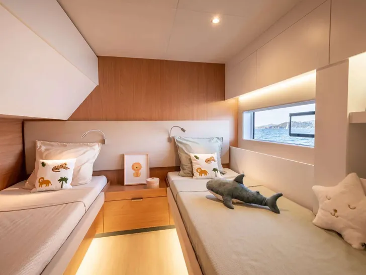 JUMEAUX Bali 5.8 - twin cabin JUMEAUX Bali 5.8 - twin cabin