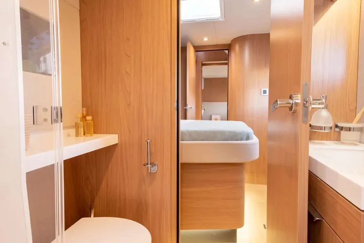 Charter Yacht JUMEAUX - Bali 5.8 - 5 Cabins - St Thomas - St John - St Croix - USVI - Caribbean