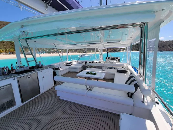 SHIPS&GIGGLES Leopard 58 - flybridge SHIPS&GIGGLES Leopard 58 - flybridge