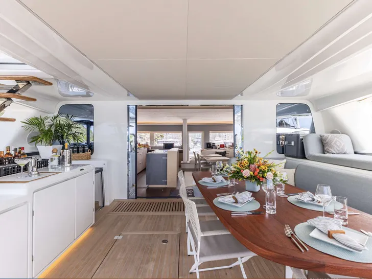 AURORA Lagoon Sixty 5 - aft deck alfresco dining area AURORA Lagoon Sixty 5 - aft deck alfresco dining area