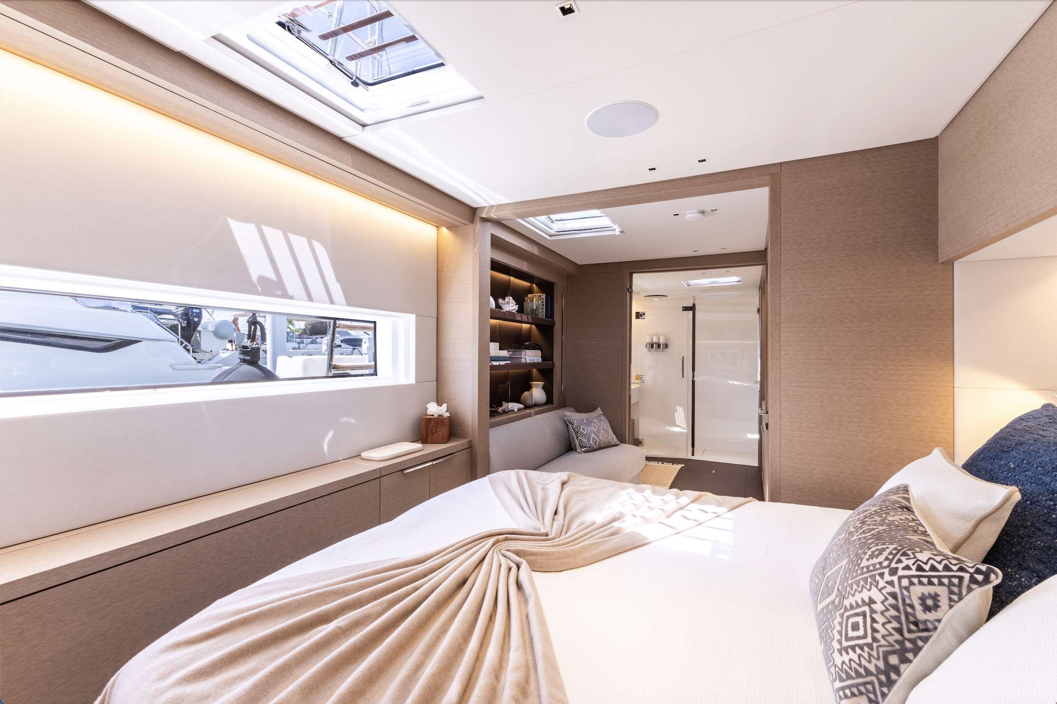 Charter Yacht AURORA - Lagoon Sixty 5 - 4 Cabins - Tortola - Anegada - Virgin Gorda - BVI - Caribbean