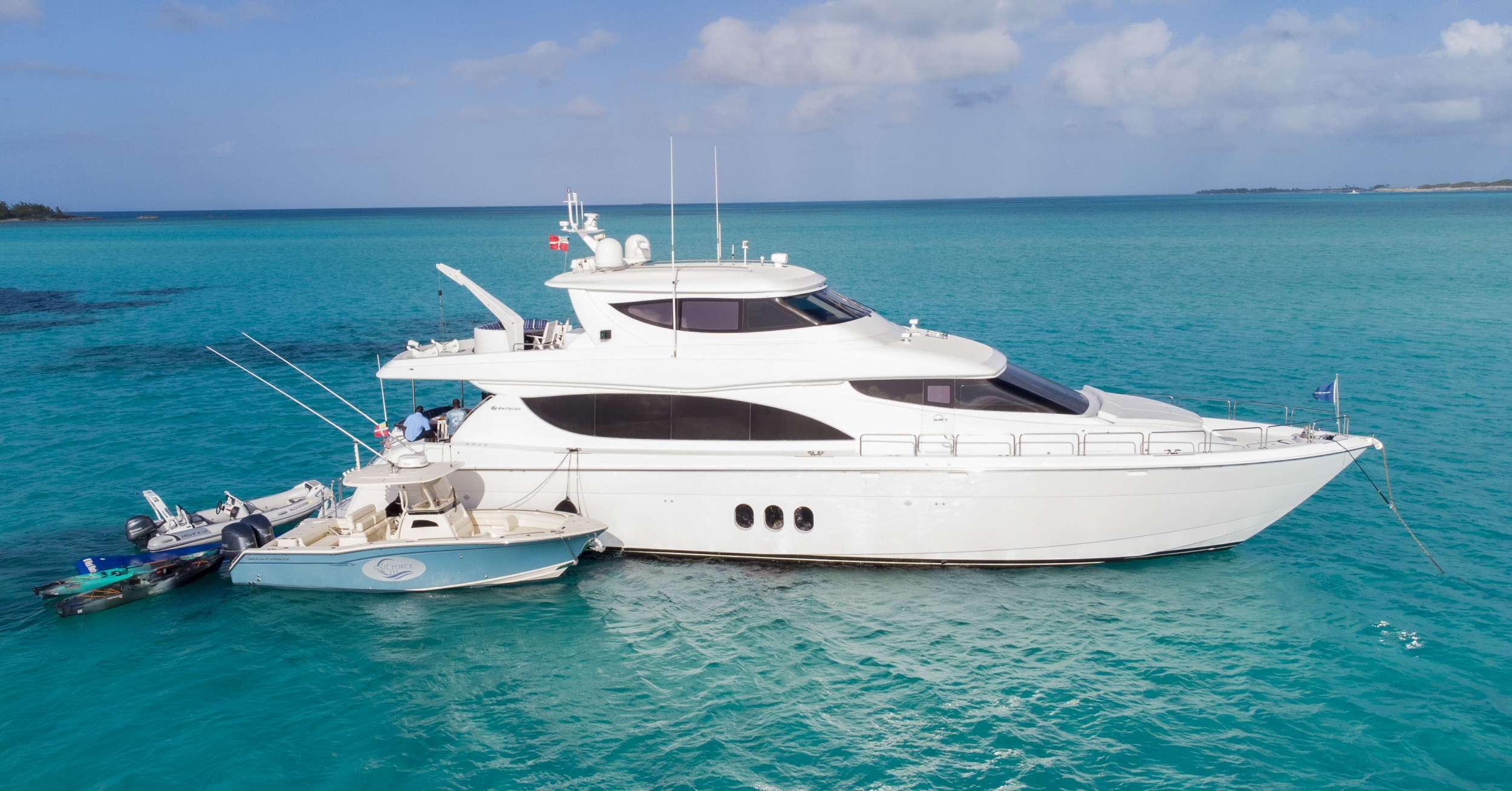 Charter Yacht GAIL FORCE II - Hatteras 80 - 4 Cabins - Nassau - Exumas - Bahamas