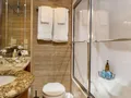 GAIL FORCE II Hatteras 80 - VIP cabin 1 bathroom GAIL FORCE II Hatteras 80 - VIP cabin 1 bathroom