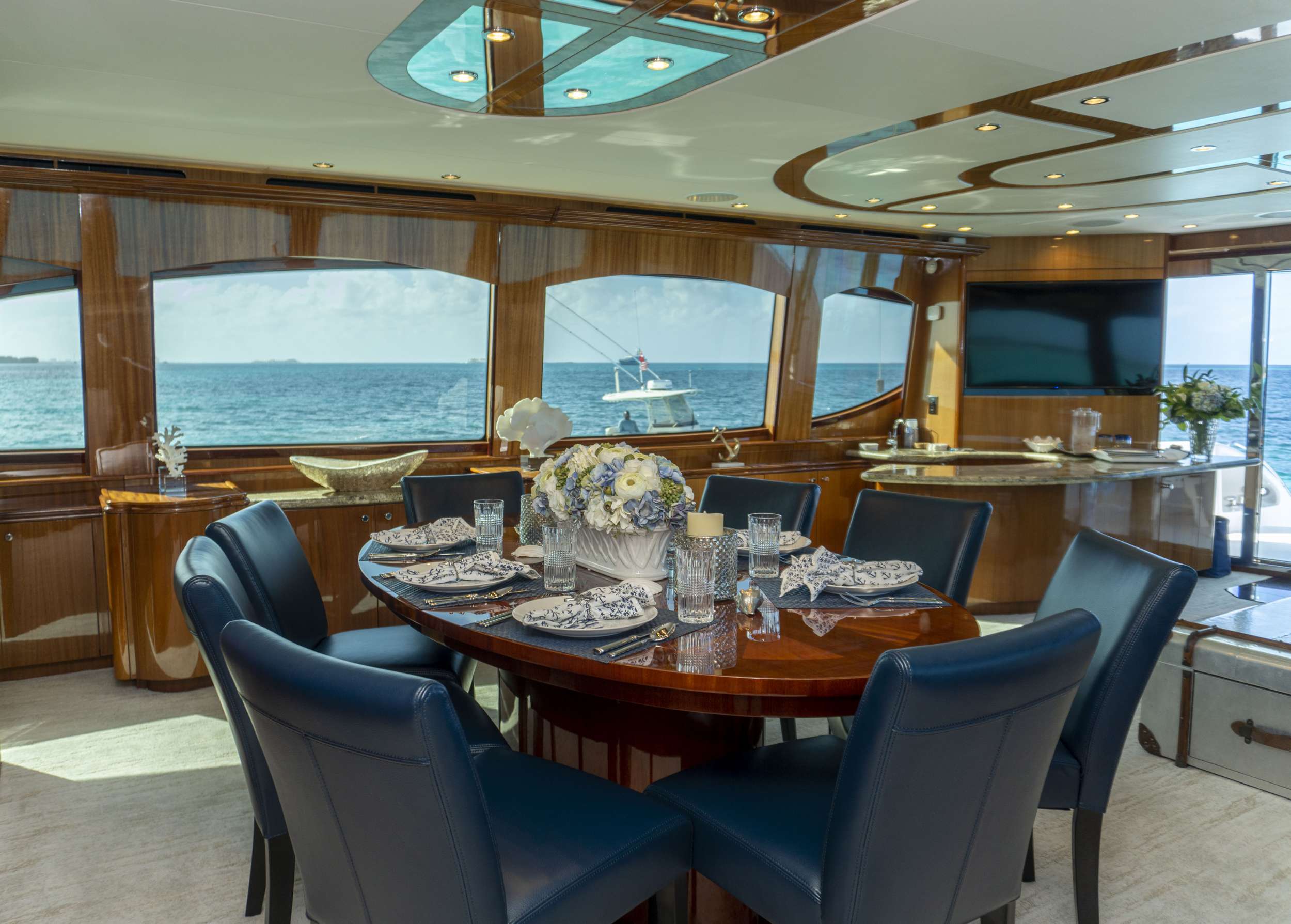 Charter Yacht GAIL FORCE II - Hatteras 80 - 4 Cabins - Nassau - Exumas - Bahamas