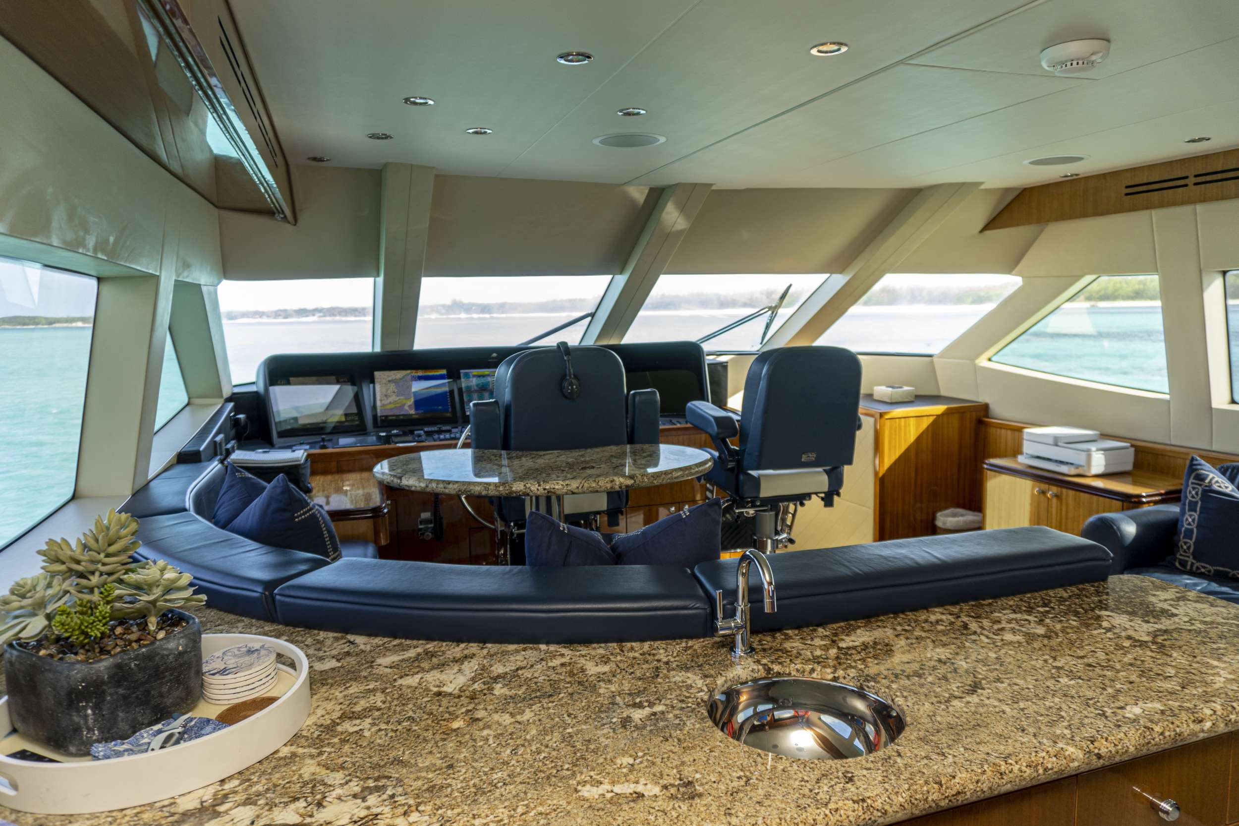Charter Yacht GAIL FORCE II - Hatteras 80 - 4 Cabins - Nassau - Exumas - Bahamas
